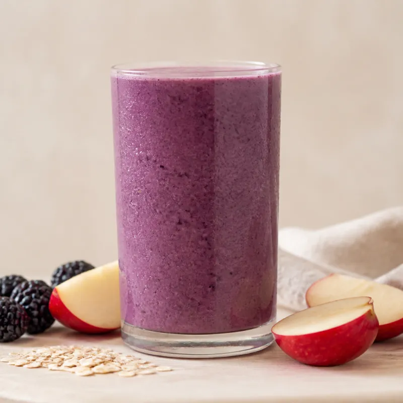 Brombeer-Apfel-Smoothie mit Joghurt
